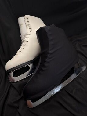 Legends Elite Women's Ice Skates with black skate covers Size 8. Worn Once!